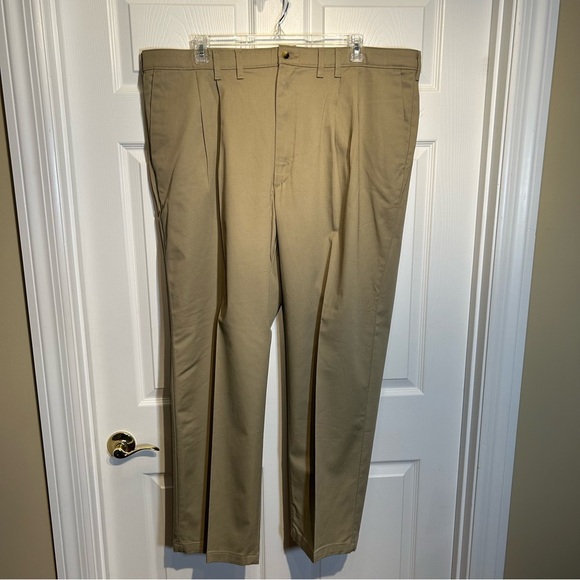 Wrangler Comfort Men's Khaki Pants 44 X 30 - Picture 1 of 9